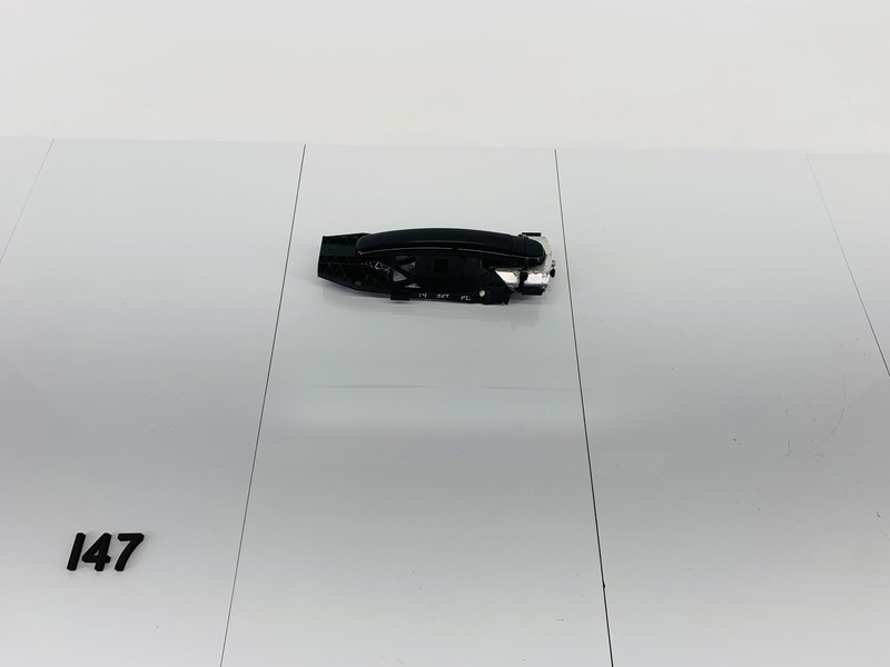 11-18 VOLKSWAGEN JETTA FRONT LEFT DRIVER SIDE EXTERIOR DOOR HANDLE BLACK OEM
