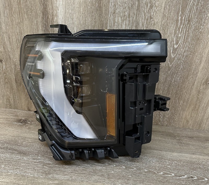 2024-26 GMC SIERRA RH HEADLIGHT ASSY OEM PART # 86516404
