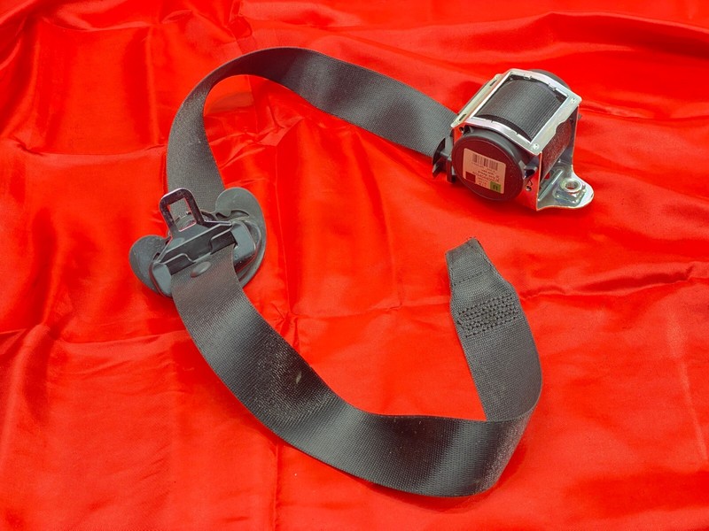 04-10 BMW E63 645 650 M6 Coupe Right Passenger Upper Seatbelt Retractor 68K OEM✅