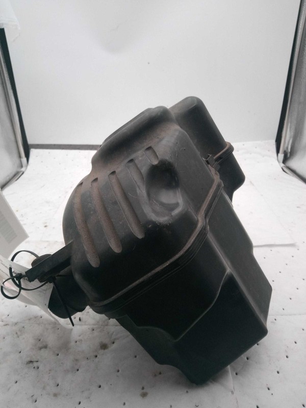 2002 Honda Civic Air Cleaner Assembly OEM 17205PLC000 17211PLC000 Used