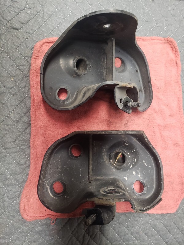 For 2011-19 Ford FiestaRear Engine Crossmember Subframe Brackets