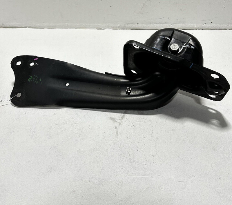 2012-2018 VOLKSWAGEN PASSAT S REAR RIGHT SIDE TRAILING CONTROL ARM OEM