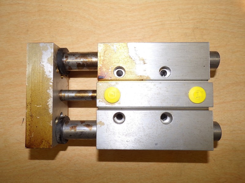PHD 04610449-25 ML303677-Rev-A Pneumatic Cylinder 0404 *FREE SHIPPING*