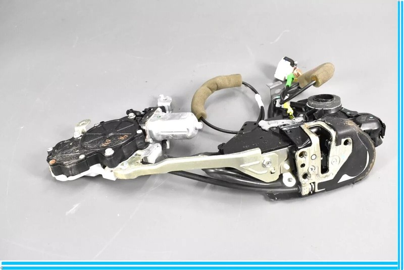 07-09 Lexus XF40 LS460 Front Right Side Door Lock Latch w/ Motor 69050-50070 OEM
