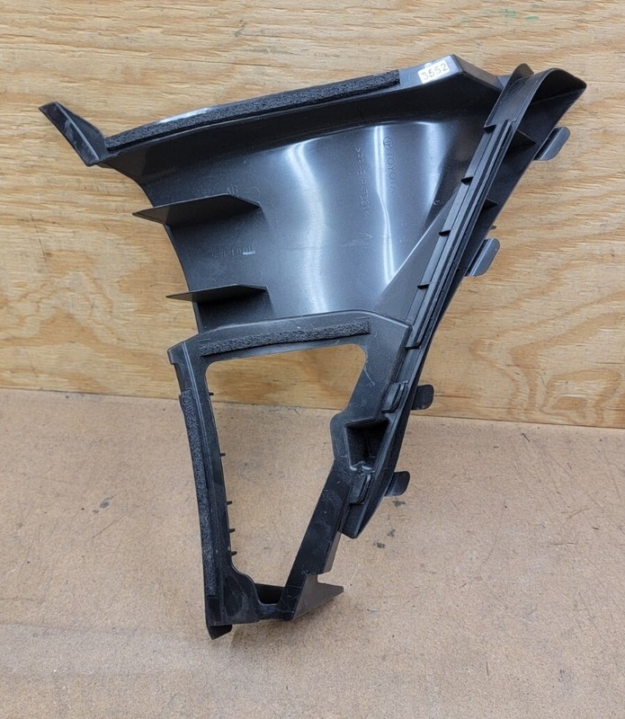 2019 - 2022 Toyota Avalon Right Side Air Duct Front Bumper Intake Vent OEM
