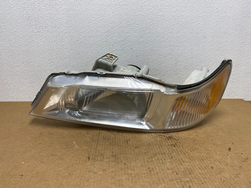 1999 - 2004 Honda Odyssey Left Driver LH Headlight Halogen AC2999 DW
