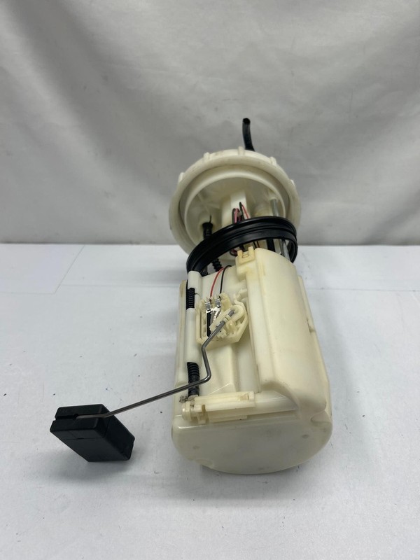 2008 to 2010 Dodge Avenger 2.7L FWD fuel pump assembly
