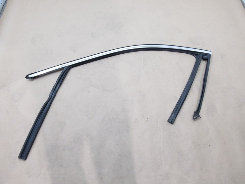 Lincoln Aviator 2021 Front Left Driver Door Run Channel Seal 19-25 *