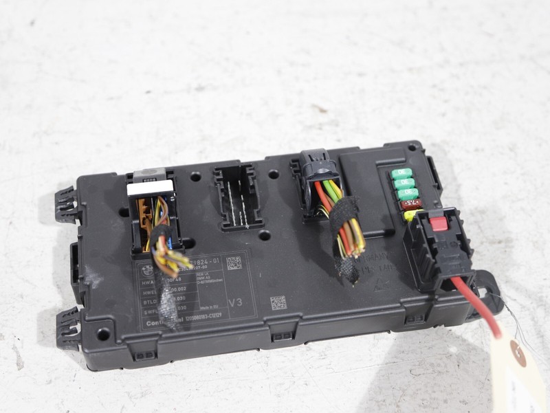 2012-2018 BMW F22 F30 F32 REAR BODY CONTROL UNIT FUSE BOX MODULE BCM BOX 9279824