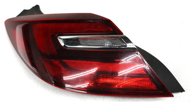 OEM Left Driver Side Halogen Tail Lamp For Buick Regal Chrome trim 23160551