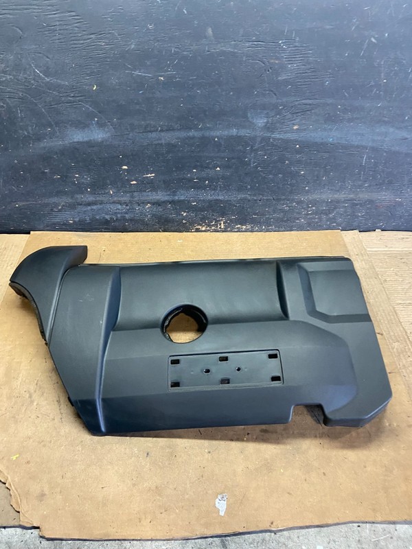 2008 to 2015 Volvo XC70 3.2L Engine Motor Top Upper Cover Panel R0275