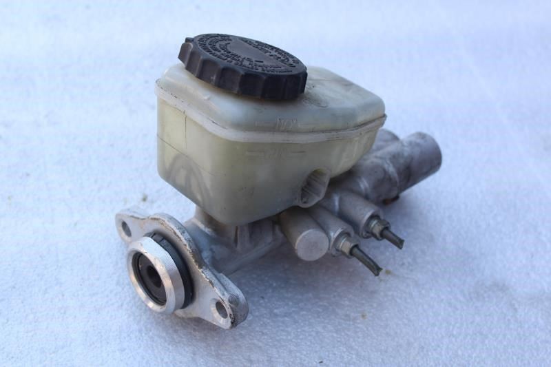1999 LEXUS SC400 BRAKE MASTER CYLINDER WITH RESERVOIR