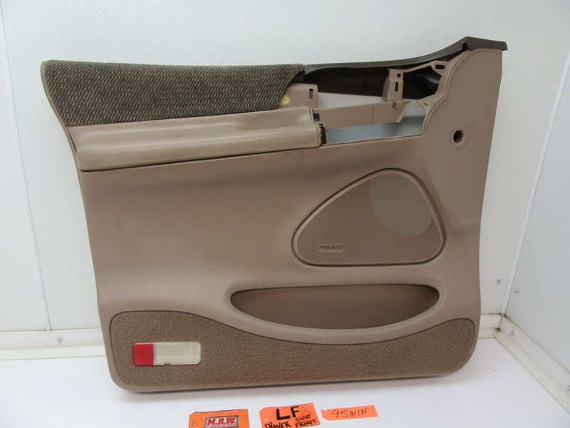 95 96 97 WINDSTAR VAN FRONT DOOR PANEL LEFT L LH LF DRIVER COVER ARM REST HANDLE