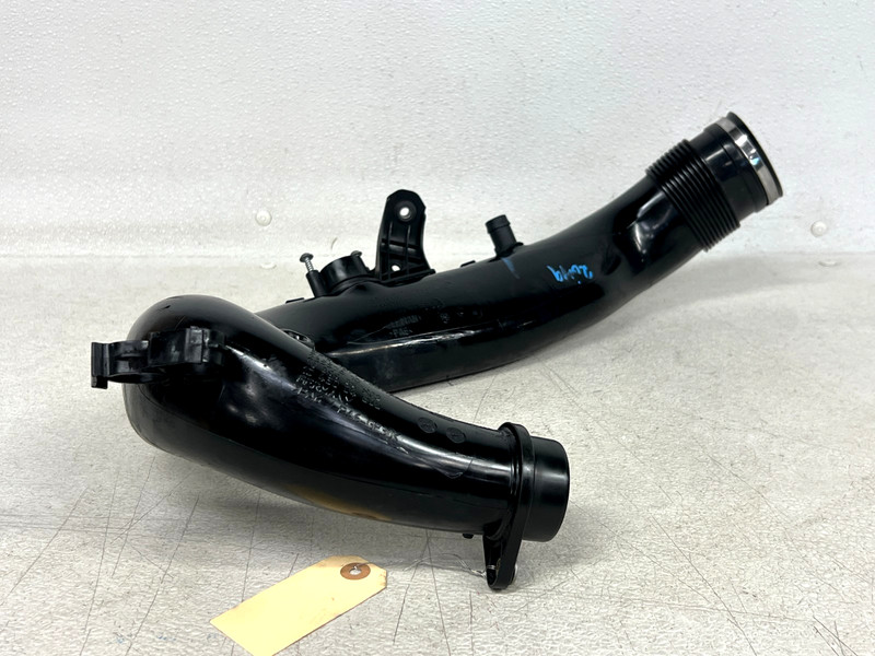 ⭐2011-2012 BMW X6 X5 E70 E71 3.0L ENGINE LOWER AIR INTAKE BOTTOM DUCT LOT2649
