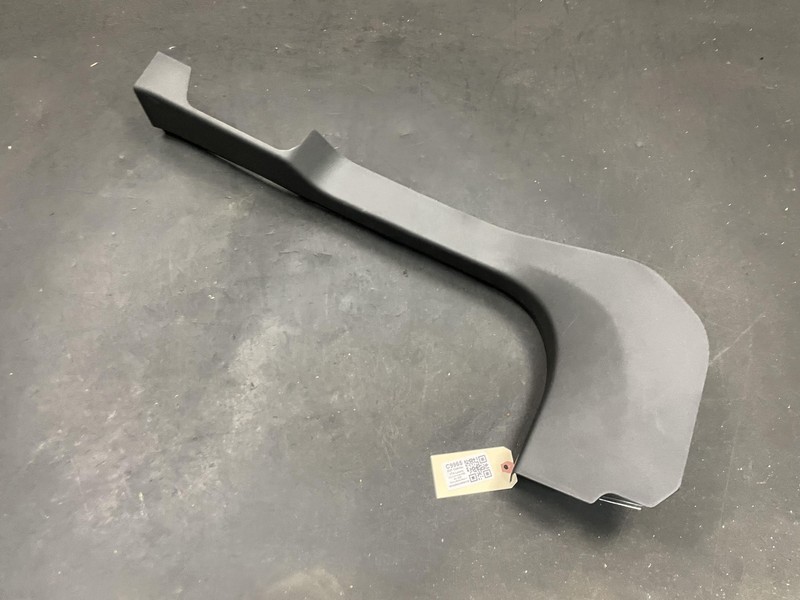Front Right Door Sill Scuff Plate 2021 Cadillac XT4 84400737 2019 2020 2022 2023
