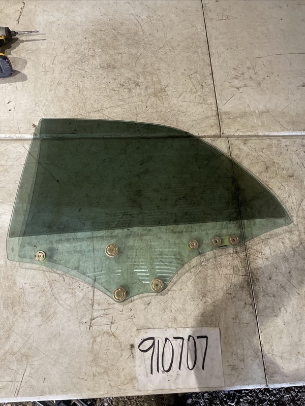 97 98 99 00 01 LEXUS ES300 Left Rear Door Glass/window