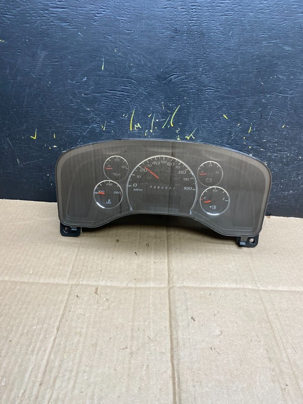 2008 to 2010 Chevrolet Express Speedometer Cluster Gauge AA4661 DG