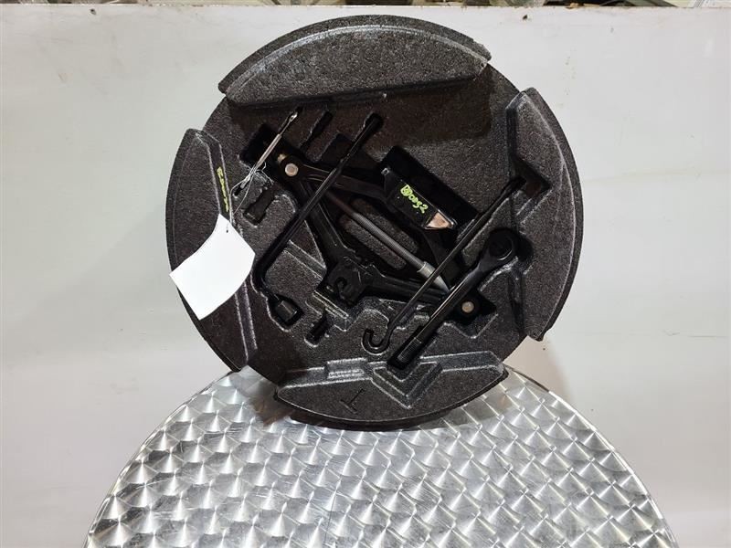 Jack With Tools Fits Hyundai 2016 Equus 563549