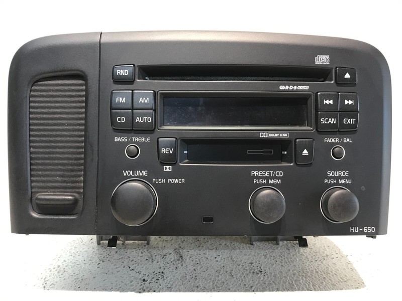05-06 Volvo 80 Series AM FM Radio Cassette CD Player 30745808-1