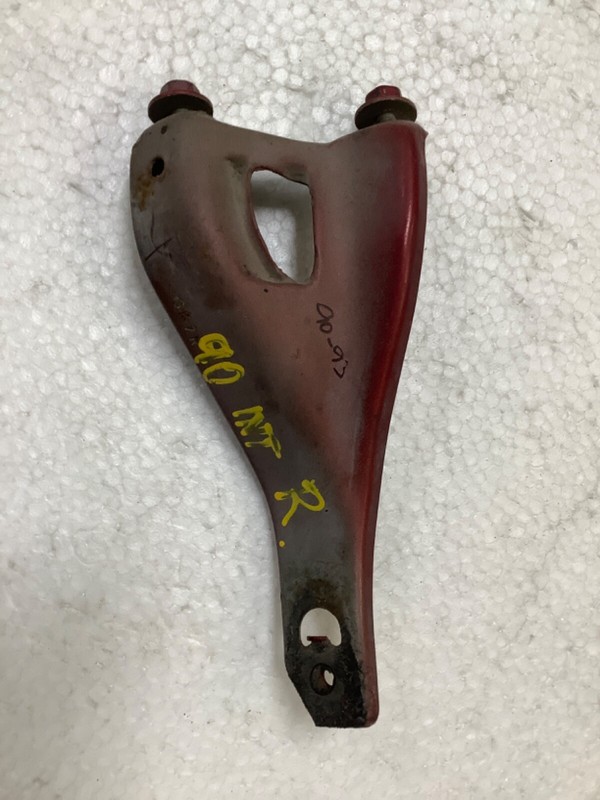 90 - 93 Acura Integra Fender Bracket Stay RIGHT (Passenger side) Front OEM