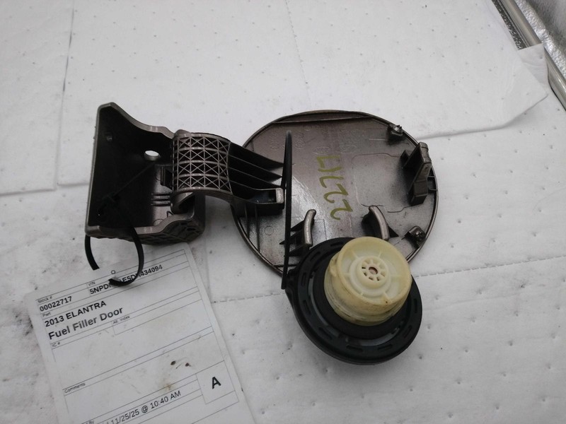 2013 Hyundai Elantra Fuel Filler Door Brown Used OEM Part NJ25-22717-577054