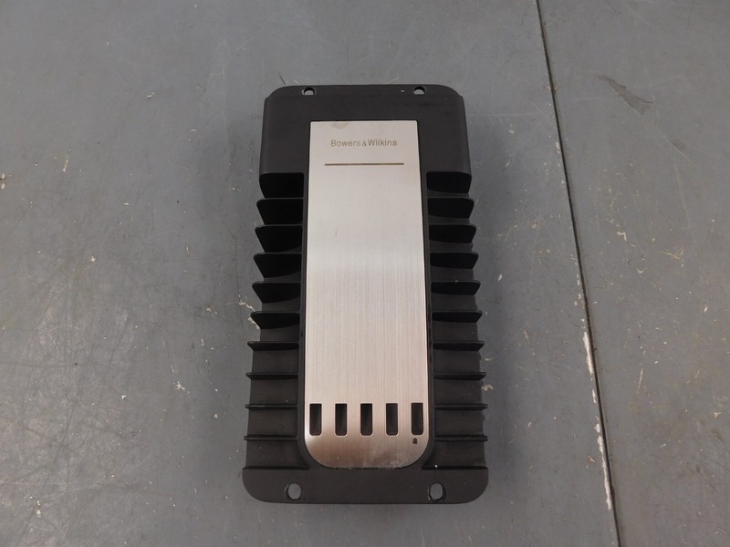 2020 19 21 22 McLaren GT Bowers & Wilkins Harman Amplifier #0126 X3