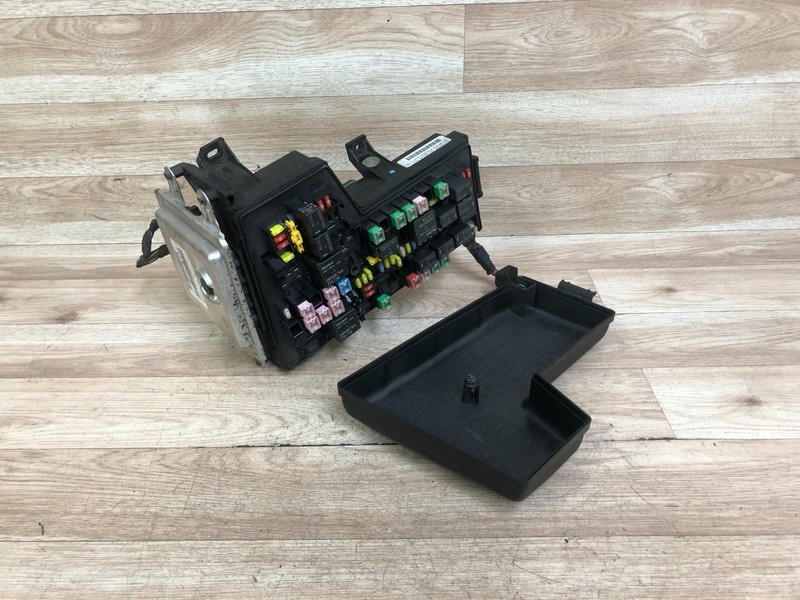 DODGE DAKOTA OEM FRONT SAM FUSE BOX RELAY FUSES ASPEN TIPM BLOCK 3.7L 05-07