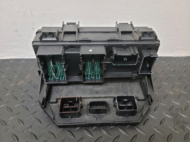 2013 Dodge Durango Power Supply Control Module OEM 68165692AC