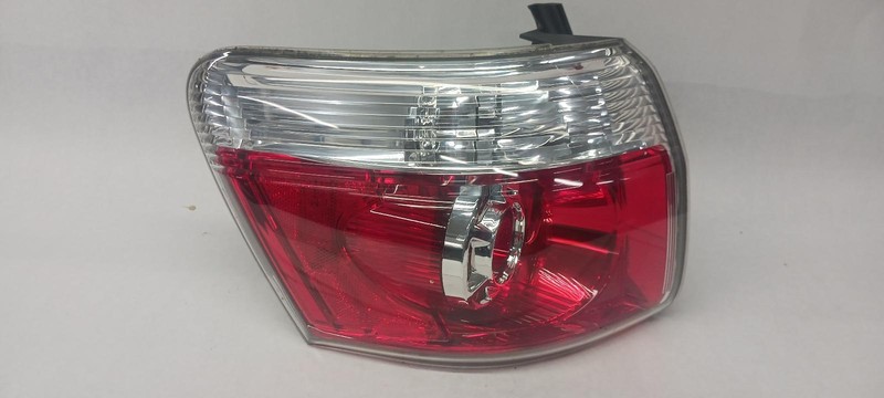 07-'12 GMC ACADIA Left driver outer Taillight OEM Grade A!