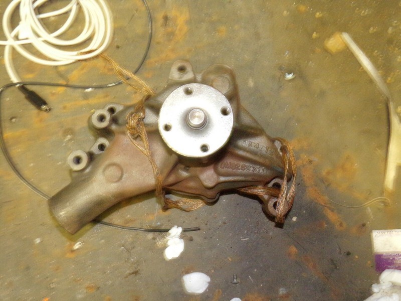 GM 626870 Vintage Water Pump *FREE SHIPPING*