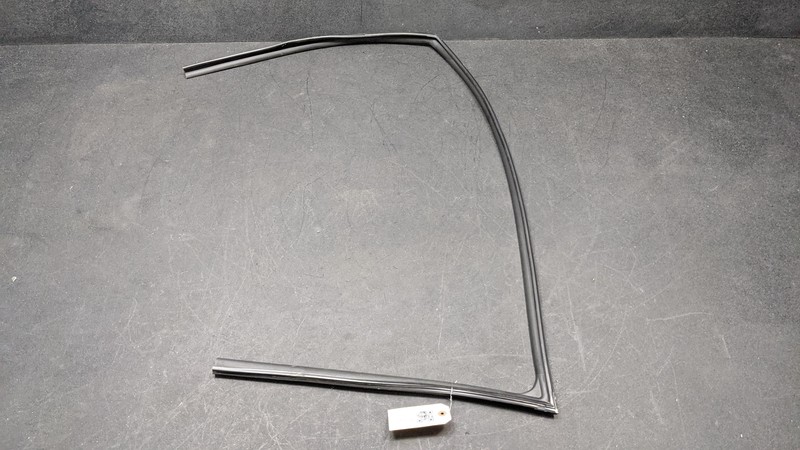 Front Left Door Glass Run Channel 2021 Hyundai Kona 82530-J9000 2018-2020 2022