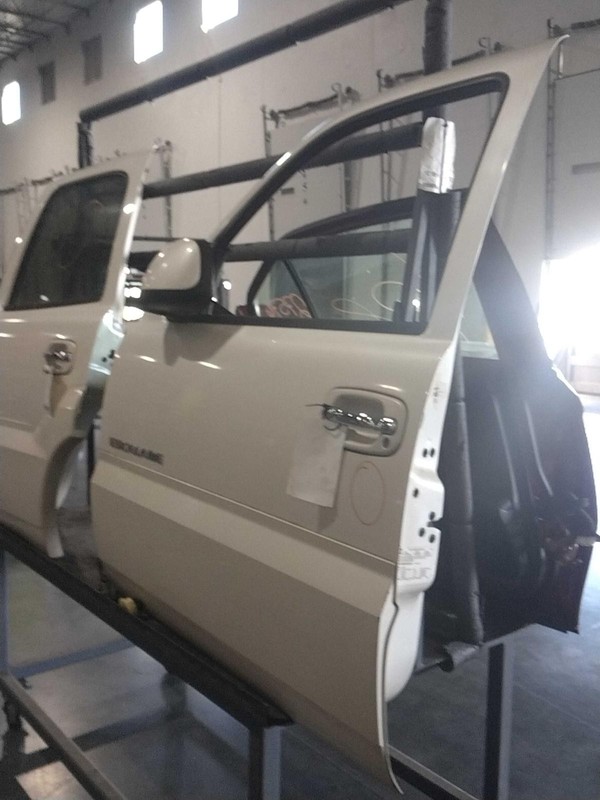 2004 Cadillac Escalade Left Door White 4DR SUV Used OEM 101875 185K Miles