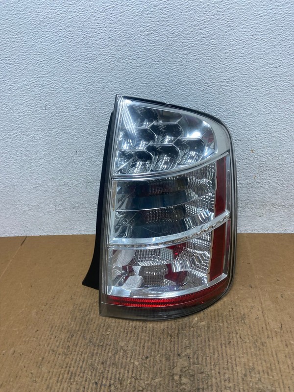 2006 to 2009 Toyota Prius Tail Light Right Passenger Side AE2884 LK