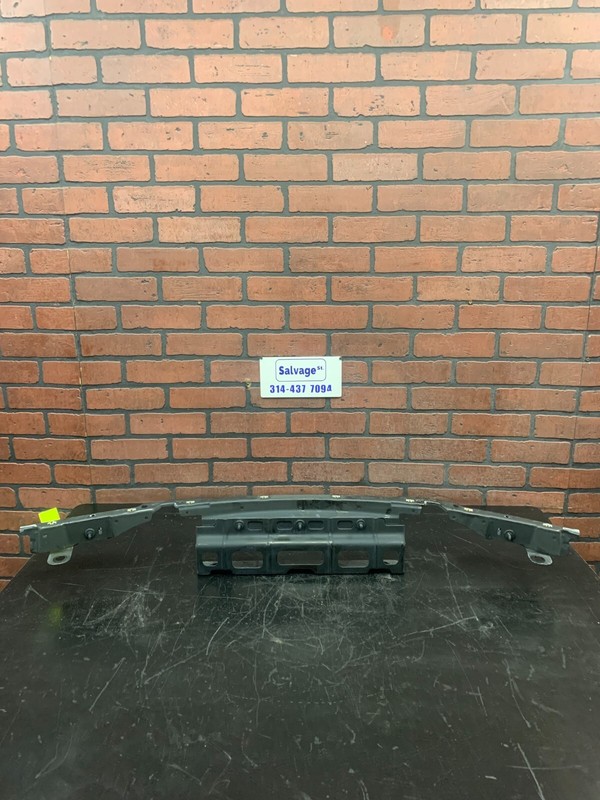 06-10 Saturn Sky Rear Bumper Center Reinforcement Filler Bracket Attachment OEM