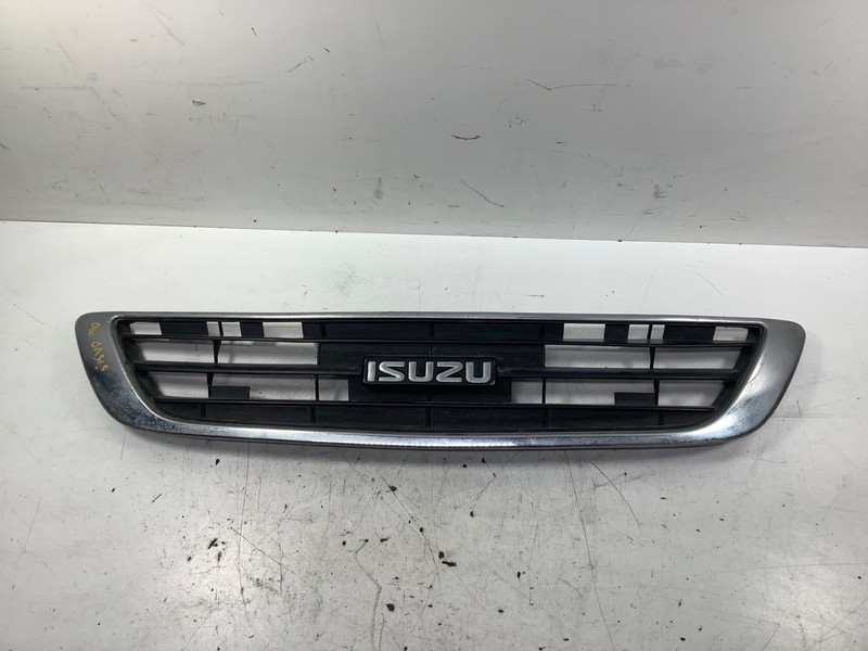95-98 Isuzu Oasis Grille OEM