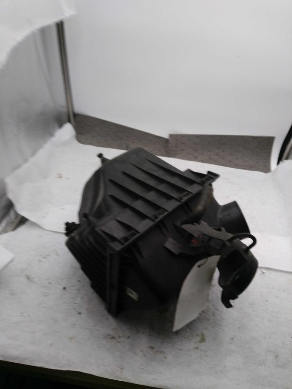 Used Air Cleaner Assembly fits: 2010 Jeep Liberty 3.7 Grade A