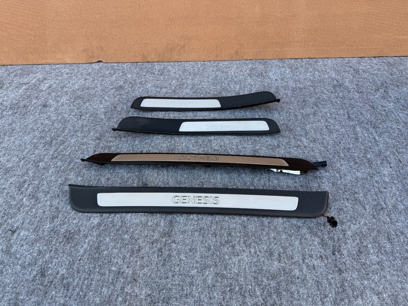 HYUNDAI GENESIS & G80 SEDAN 2015-2020 OEM ALL FOUR LIGHTED SCUFF DOOR SILLS SET