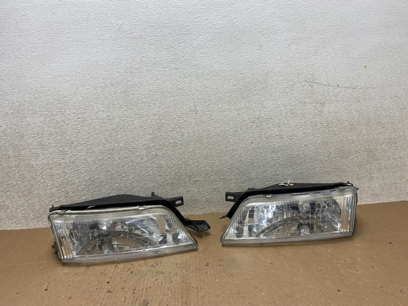 1997 - 1999 Nissan Maxima Left+Right Side Headlights Halogen OEM U0459 DW