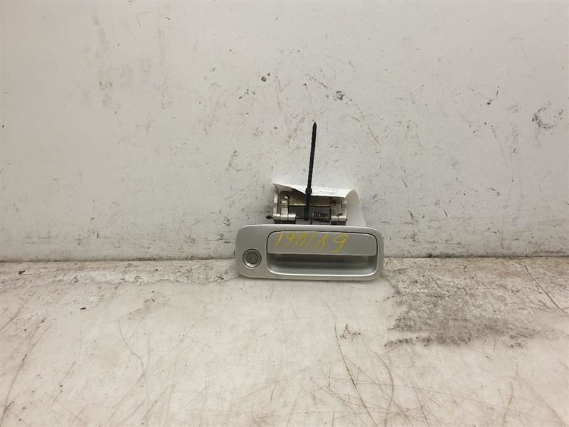 00 01 02 03 04 TOYOTA AVALON XL FRONT PASSENGER RIGHT EXTERIOR DOOR HANDLE