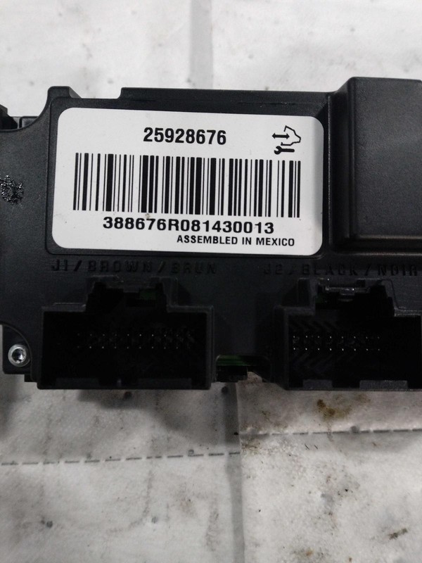 2009 Chevrolet Tahoe A/C Selector Switch OEM 529283 Used - Peeling Buttons