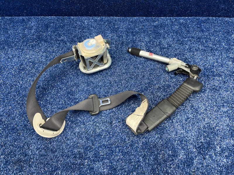 2012–2015 Kia Optima Front Seat Belt Assembly RH OEM 88820-4C00087 / 88841-4C000