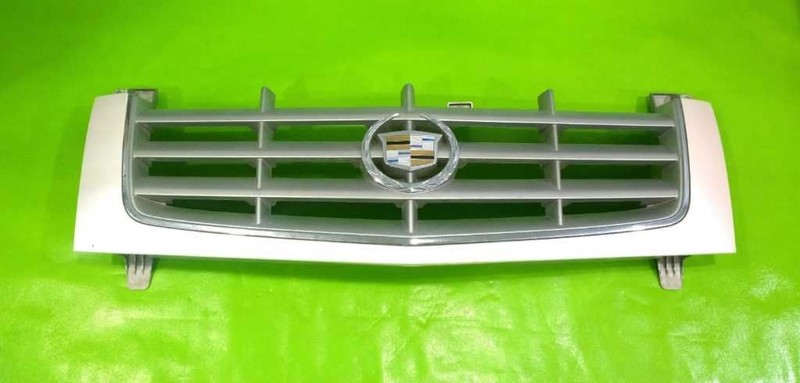 02-06 ESCALADE GRILLE OEM 4287-15