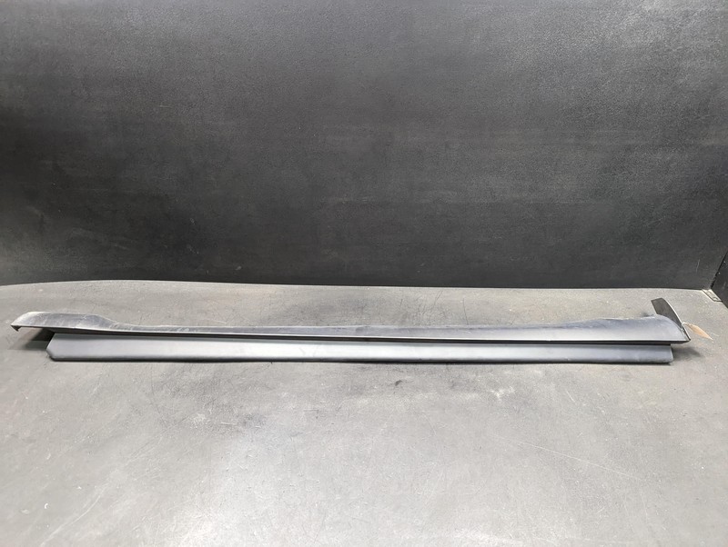 Right Rocker Panel Molding 2018 Jeep Cherokee 1YW36RXFAH 2014 2015 2016 - 2021 X