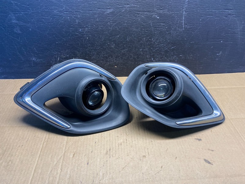 2010 to 2015 Mitsubishi Outlander Sport Left+Right Set Fog Lights AD5043 DG