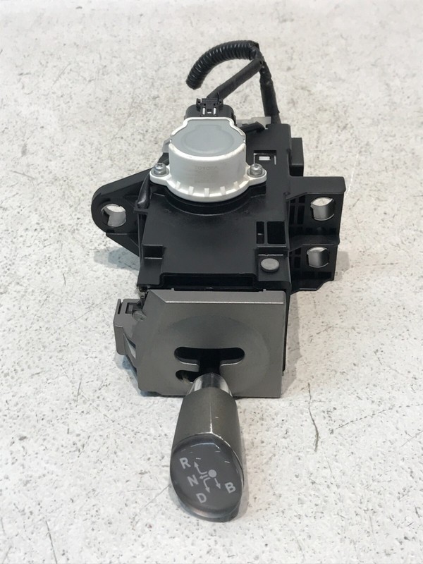 2004-2009 Toyota Prius Automatic Transmission Gear Shifter Assembly OEM