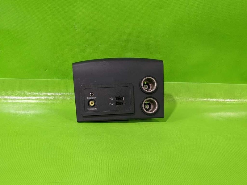 14 15 16 INFINITI Q50 CONSOLE USB POWER POINT BEZEL OEM 4442-17