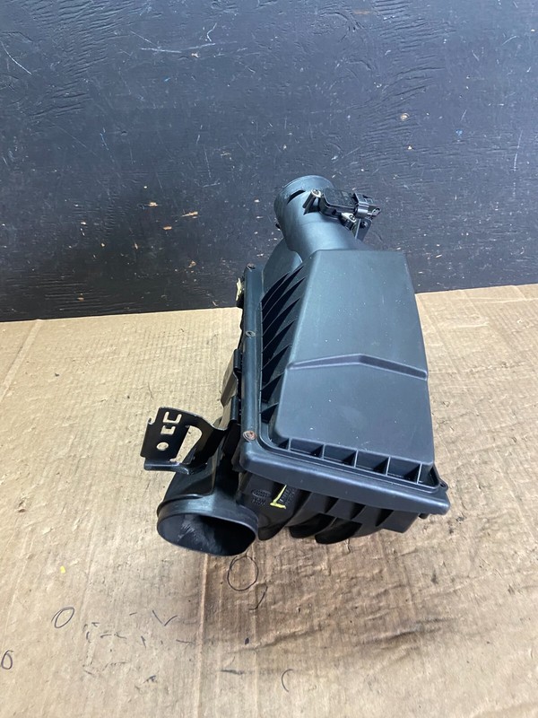 2010-2013 Land Range Rover 5.0L Left LH Air Intake Cleaner Filter Box O3263 DG