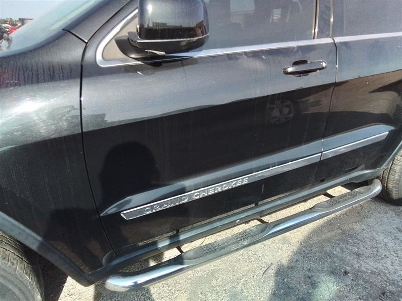 Driver Left Front Door Electric Fits 11-20 GRAND CHEROKEE 3310585