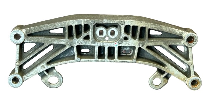 15-23 CHALLENGER 300 CHARGER AUTO TRANSMISSION CROSSMEMBER MOUNT BRACKET