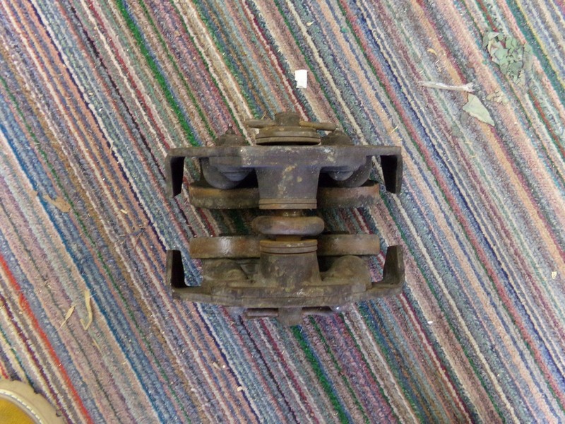Roller Trolley 7-3/4" x 10-3/4" x 8-1/8"Wheel Diam: 4" Distance 2-7/16"